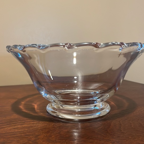 Vintage Fostoria Glass Century pattern pressed, clear glass, flared serving bowl - Picture 6 of 6